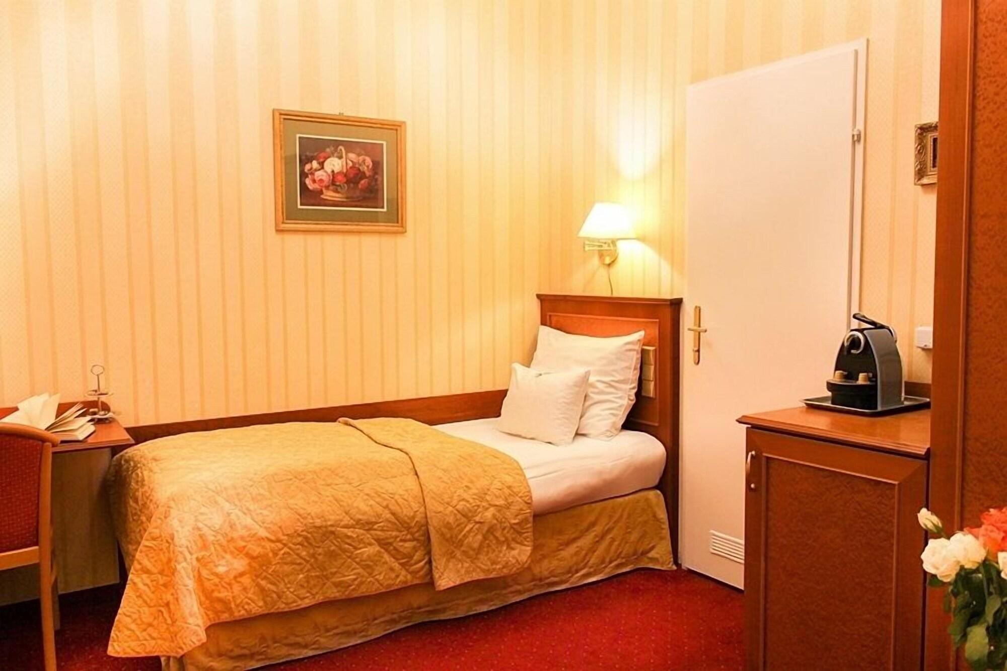 Pension Opera Suites I Self Check In Вена Экстерьер фото