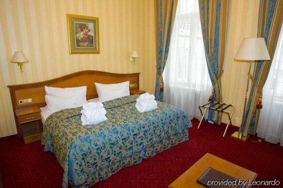 Pension Opera Suites I Self Check In Вена Номер фото