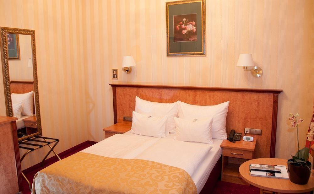 Pension Opera Suites I Self Check In Вена Экстерьер фото
